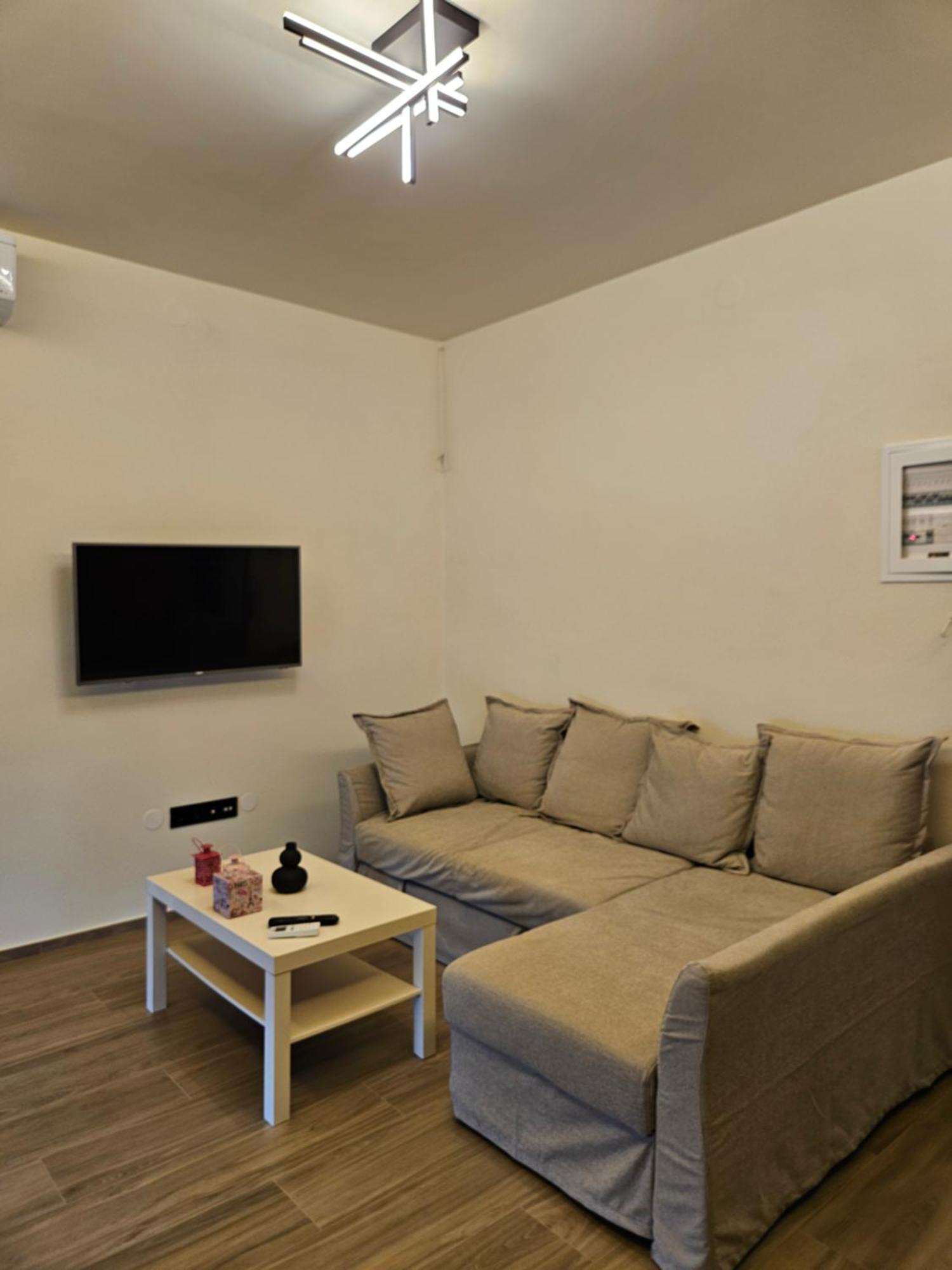 Jk Luxury Apartments Néa Khilí Exterior photo