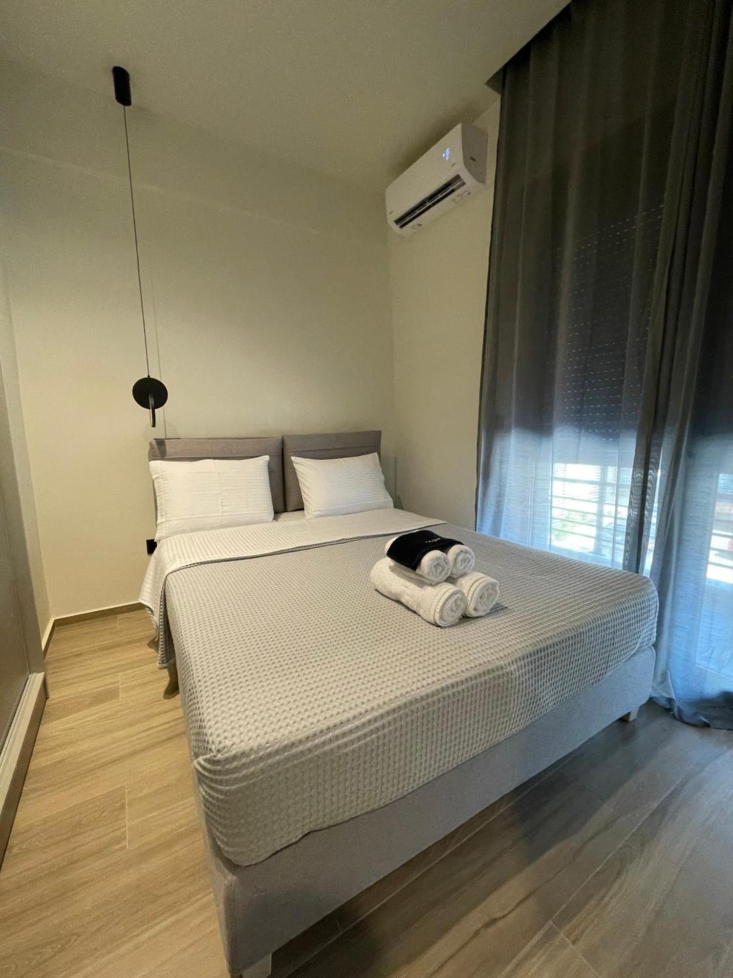 Jk Luxury Apartments Néa Khilí Exterior photo